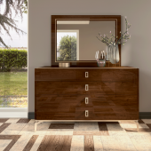Eva Dresser / Mirror